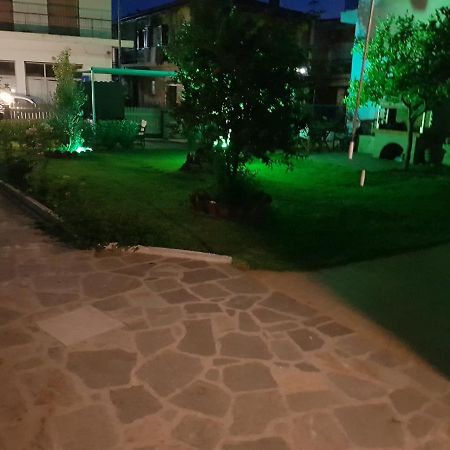 Magdalinos Apartments Nea Skioni Luaran gambar