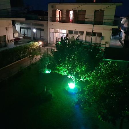 Magdalinos Apartments Nea Skioni Luaran gambar
